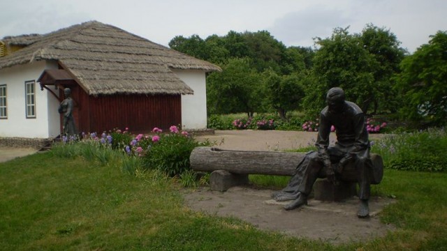 Обласний історико–меморіальний музей–заповідник П. Куліша «Ганнина Пустинь»