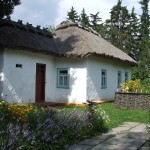 Хата-музей П.Г.Тичини в с. Піски Хата-музей П.Г.Тичини в с. Піски