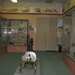 800px-У_четвертій_залі_Ніжинського_краєзнавчого_музею 800px-У_четвертій_залі_Ніжинського_краєзнавчого_музею